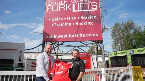 South West Forklifts renew sponsorship of the floodlights at The County Ground